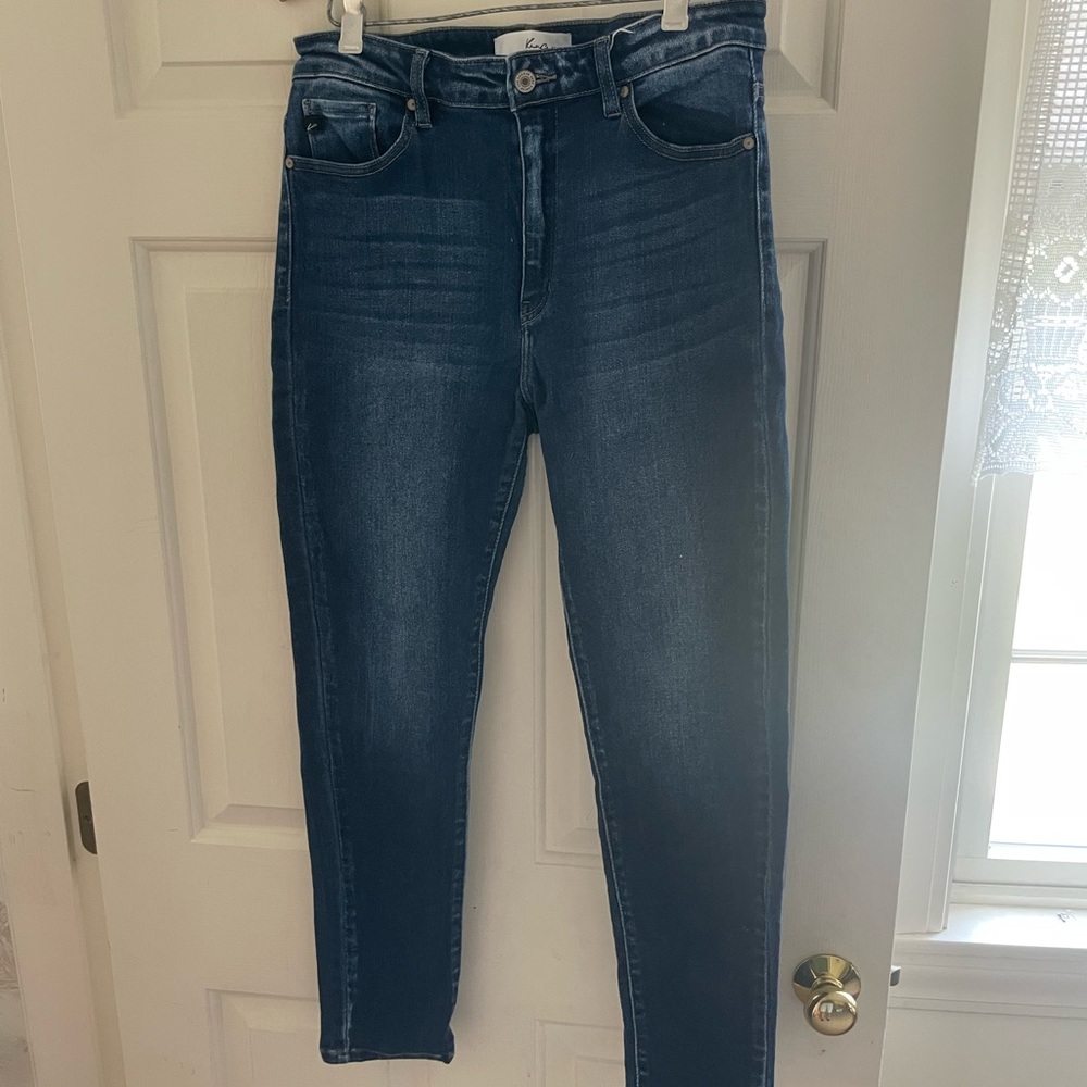 KanCan Blue High Rise Jeans with Tapered Leg. Size 29